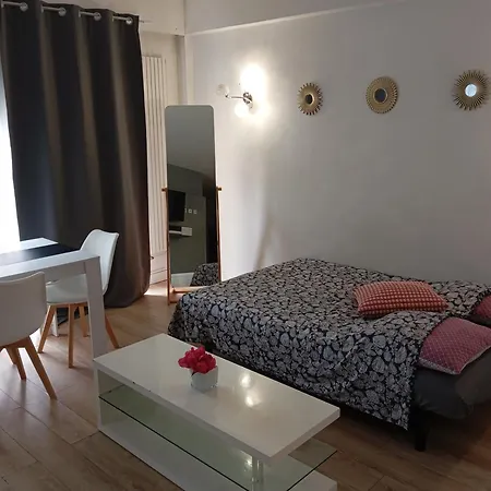 Proche Tour Eiffel *